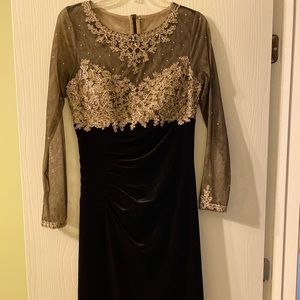 Black and gold gown with ruching size 6